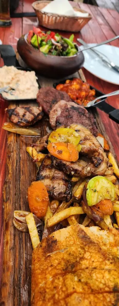 hungry horse bar & grill