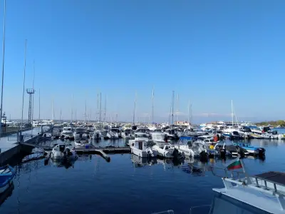 Caché Yacht Bar