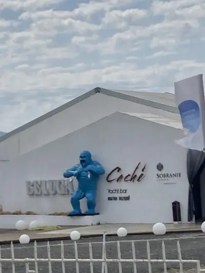 Caché Yacht Bar