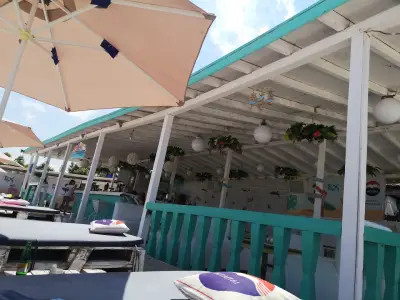 EX BEACH BAR