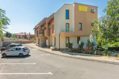 Sveti Nikola Holiday Home