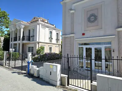 Olympia Houses