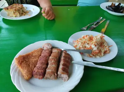 Скара на Дървени Въглища х-л ЧЕРНОМОРЕЦ