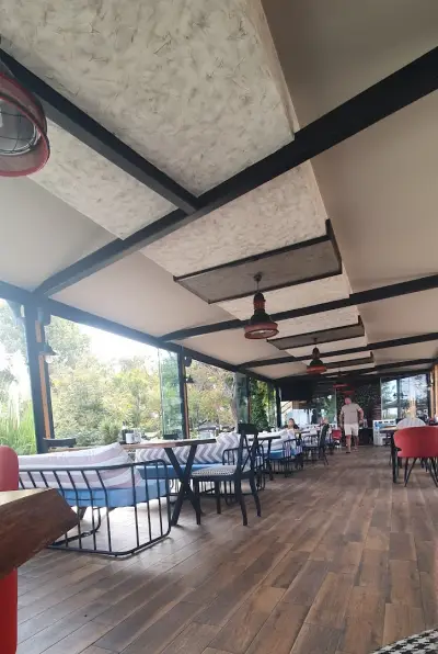 Matis bar and Grill