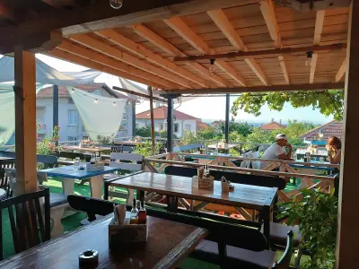 Mayak Pizza Bar & Dinner