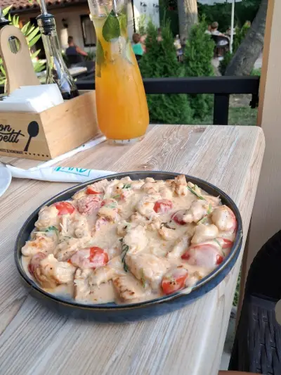 Yard Bar & Grill