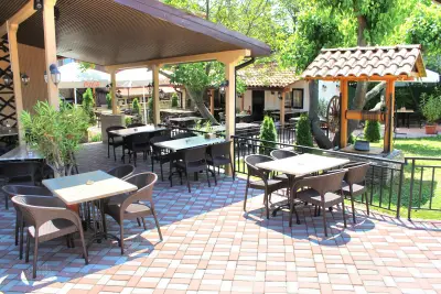 Yard Bar & Grill