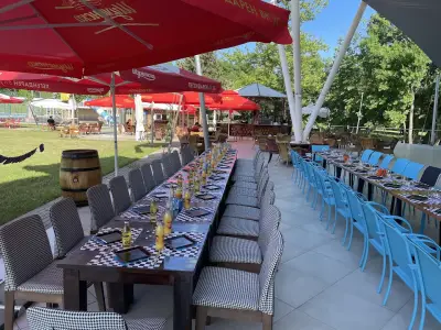Los Toros food and beverage