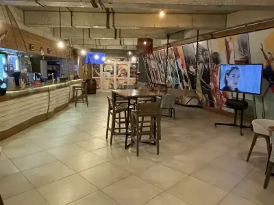 Los Toros food and beverage