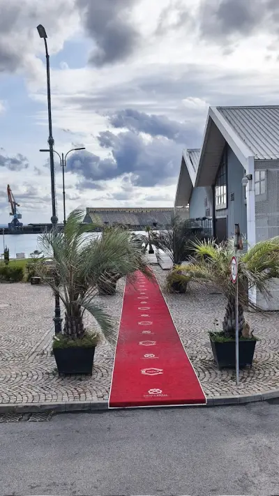DOCK 5 Night Club