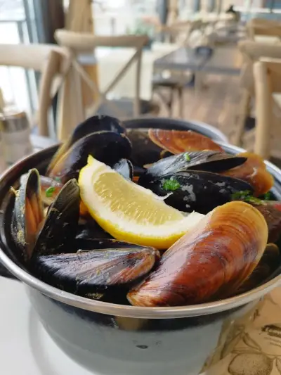 Restaurant "Rhomphaia"