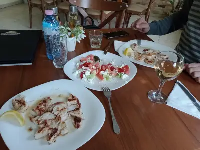 Ресторант "Червените Камъни"