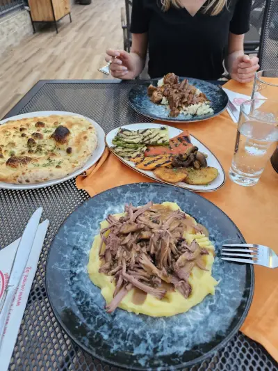 Ресторант и пицария Верони