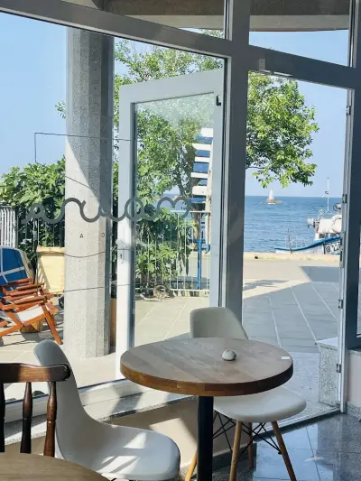 Moana Café