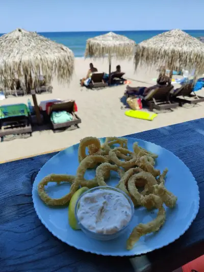 "Dolphin Beach Bar & Dinner" / Плажен Бар Делфин