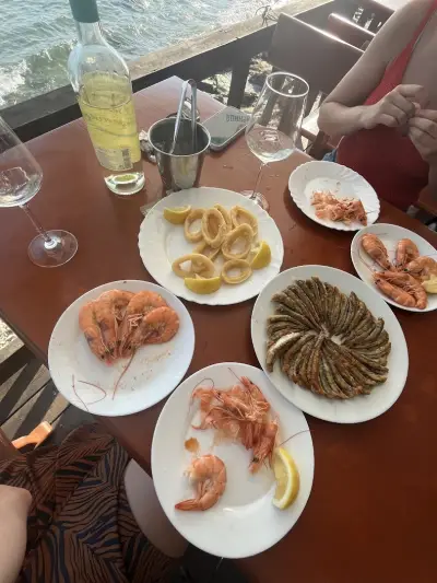 Далян Акротир