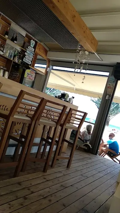 Veny's Beach bar