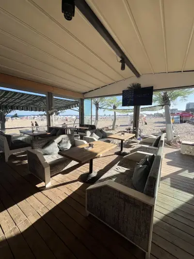 Veny's Beach bar