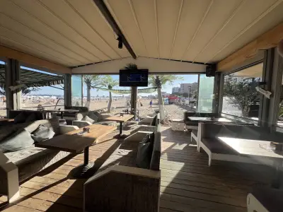 Veny's Beach bar