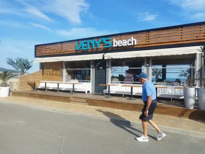 Veny's Beach bar