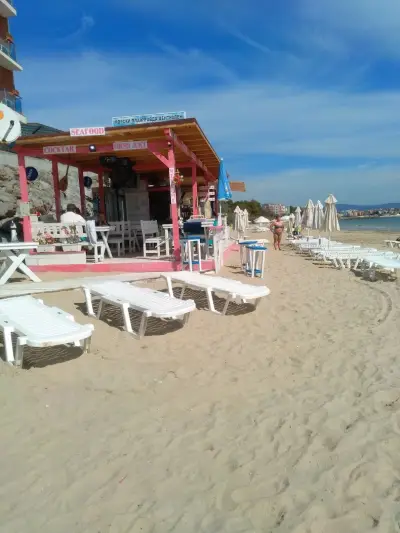 Beach bar & grill -“Elvira”