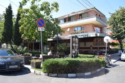 “Face“ Cafe