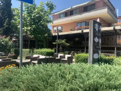 “Face“ Cafe