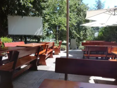 Bistro Academica