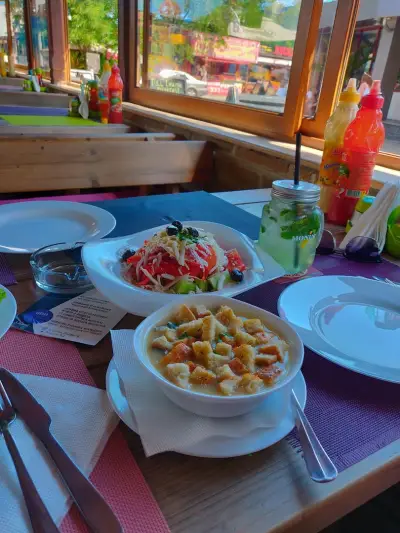 100% Family Sports & Pizza Bar