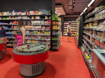 Supermarket Mladost
