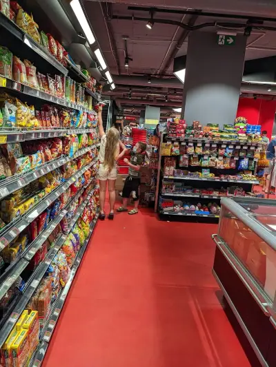 Supermarket Mladost