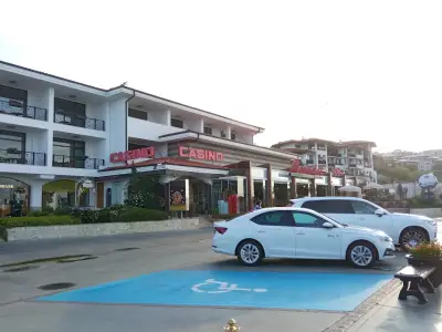 Casino Palace Marina Dinevi