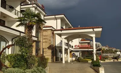 Casino Palace Marina Dinevi