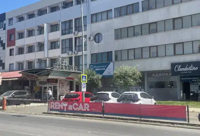 Renaissance Rent a Car, Avenue Center