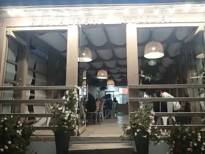 Ресторант "Holiday"
