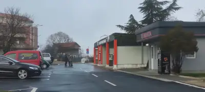 Автомивка Бенита