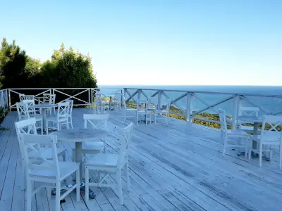 Shiv's Bar & Cafe