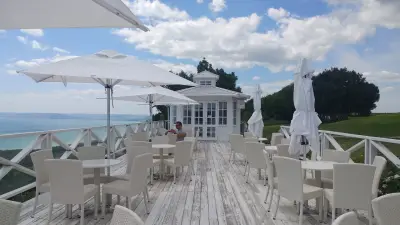 Shiv's Bar & Cafe