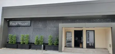 Urban Pool & Lounge