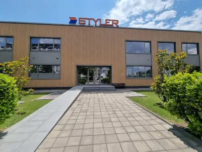 Групови тренировки йога, пол денс, зумба и други Vitality Hall