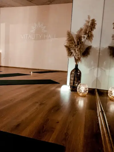Групови тренировки йога, пол денс, зумба и други Vitality Hall