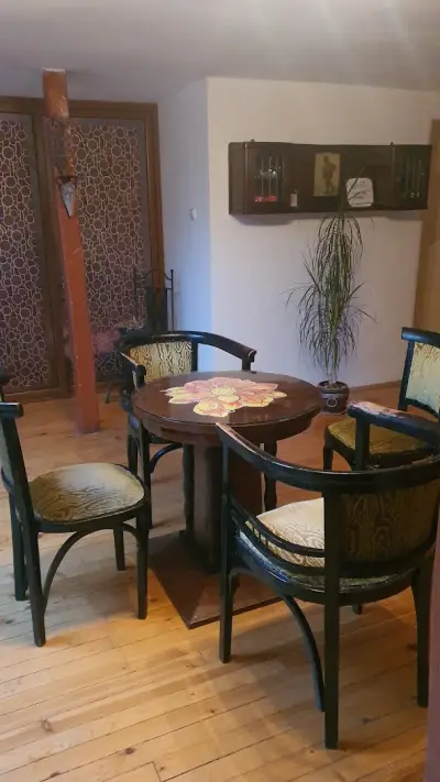 The Old House guest rooms and apartament