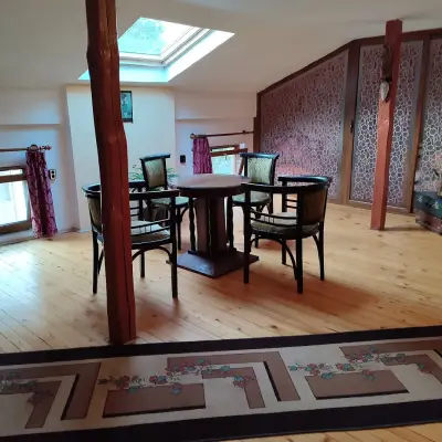 The Old House guest rooms and apartament