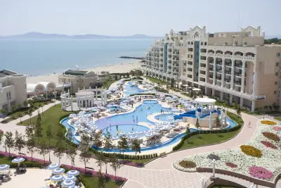 Sunset Resort Family