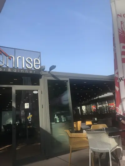 Sunrise bar & dinner