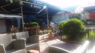 Sunrise bar & dinner