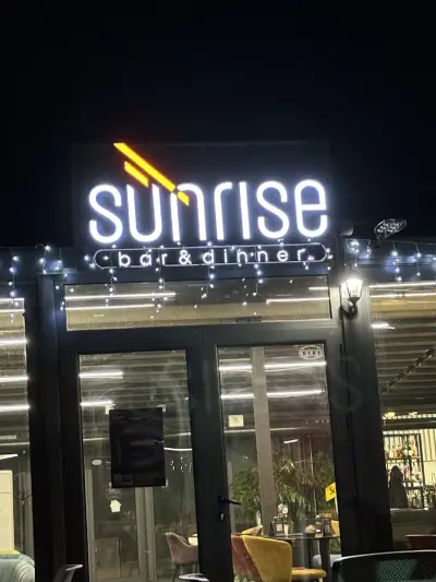 Sunrise bar & dinner