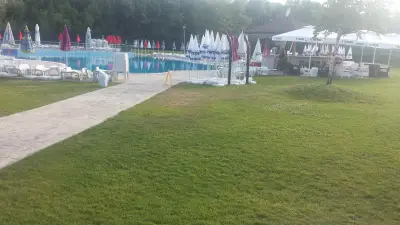 Комплекс Депс бар енд динър и басейн Норт бийч