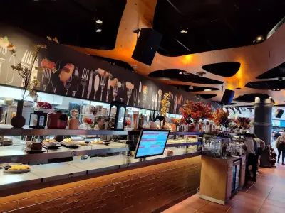 Happy Bar & Grill Paradise Center