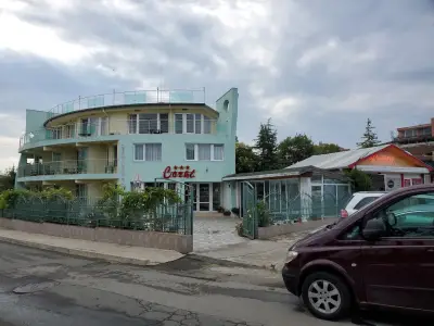 Семеен Хотел Корал